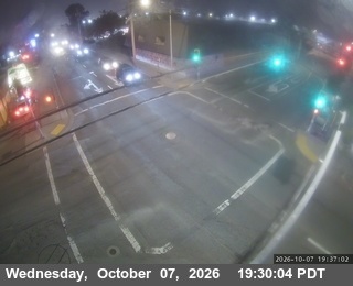 The road at 5th & L - Looking North, live