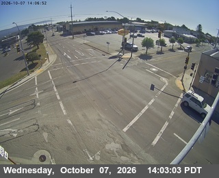The road at 5th & M - Looking South, live
