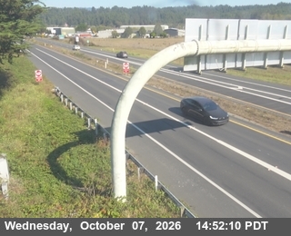 The road at E of US-101 - Looking East, live