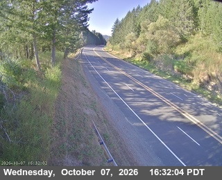 The road at S of SR 271 - Looking North, live