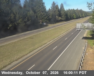 The road at South Of US-199 - Looking North, live