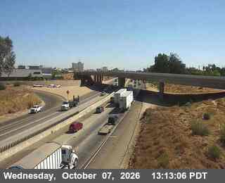 The road at 101 - SB SR-99 Kansas Ave, live