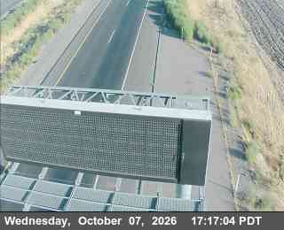 The road at 114 - EB 580 west of Patterson Pass, live