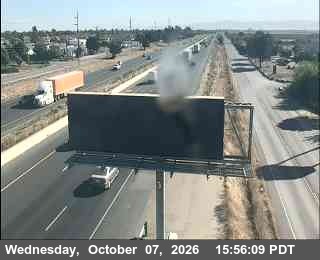 The road at 137 - SB I-5 north of Lathrop Rd, live