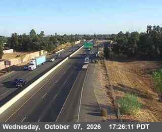 The road at 22 - SB SR-99 north of Golden Gate Ave, live