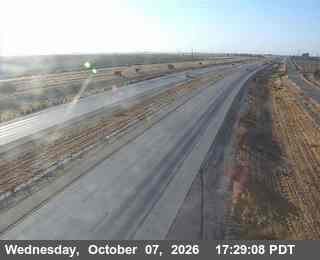The road at 82 - NB SR-99 south of Buchanan Hollow Rd, live