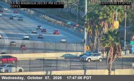 The road at North of Magnolia Avenue (South Of SR-91), live