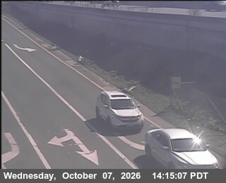 The road at Central Avenue Onramp - Looking South, live