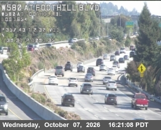 The road at At Foothill Blvd, live