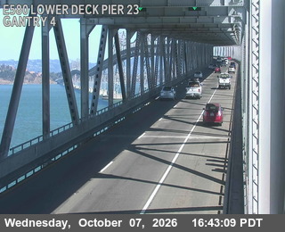 The road at Lower Deck Pier 23, live