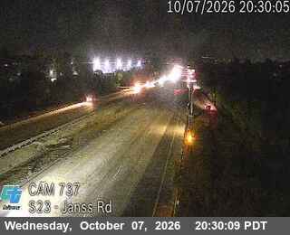The road at Janns Rd, live