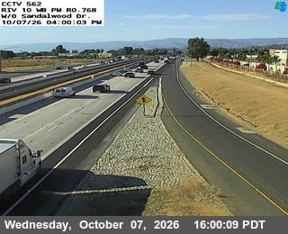 The road at West of Sandalwood Drive, live