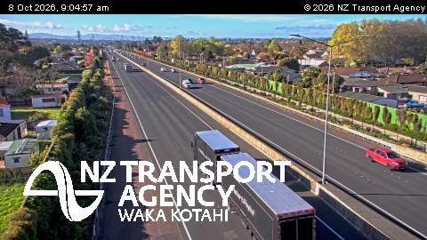 The road at SH1 Walter Strevens Dr Overbridge, live