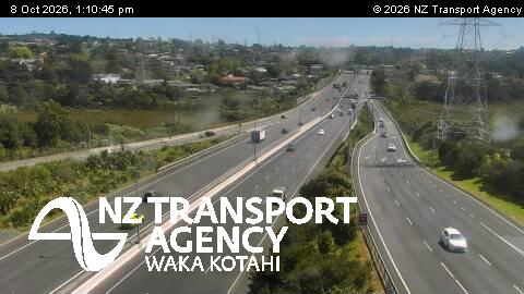 The road at SH16 Lincoln Rd North, live