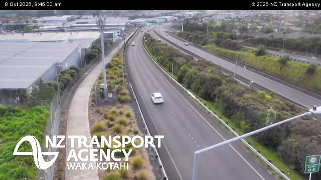 The road at SH18 Albany Hwy, live