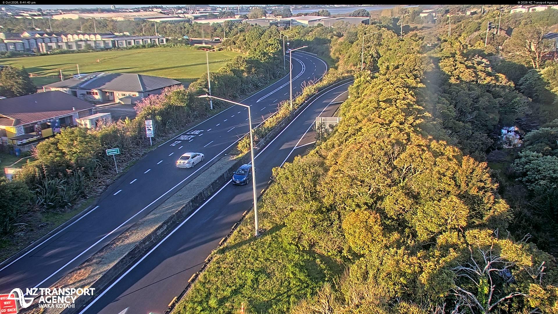 The road at SH20 Coronation Rd, live