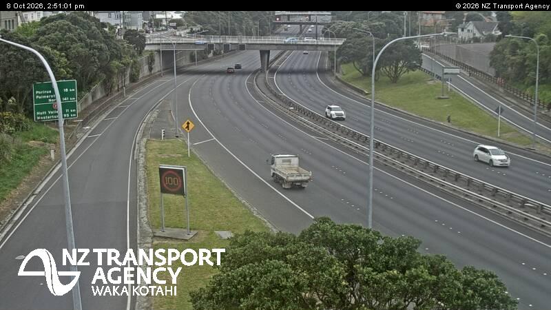 The road at SH1 Tinakori Rd On-ramp, live
