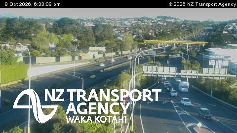 The road at SH16/SH18 Interchange South, live