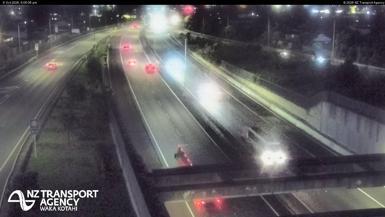 The road at SH20A George Bolt Mem Dr North, live