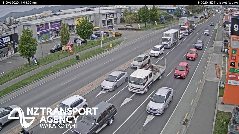 The road at SH1 Waterloo Rd, live