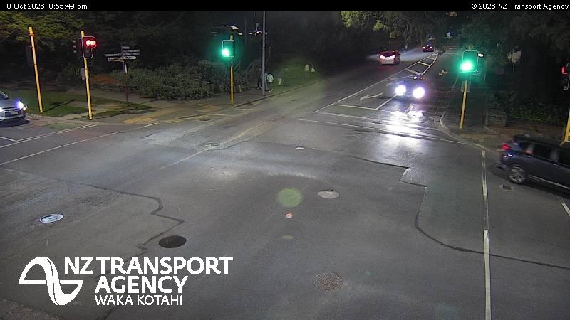 The road at SH6A Queenstown Sth, live