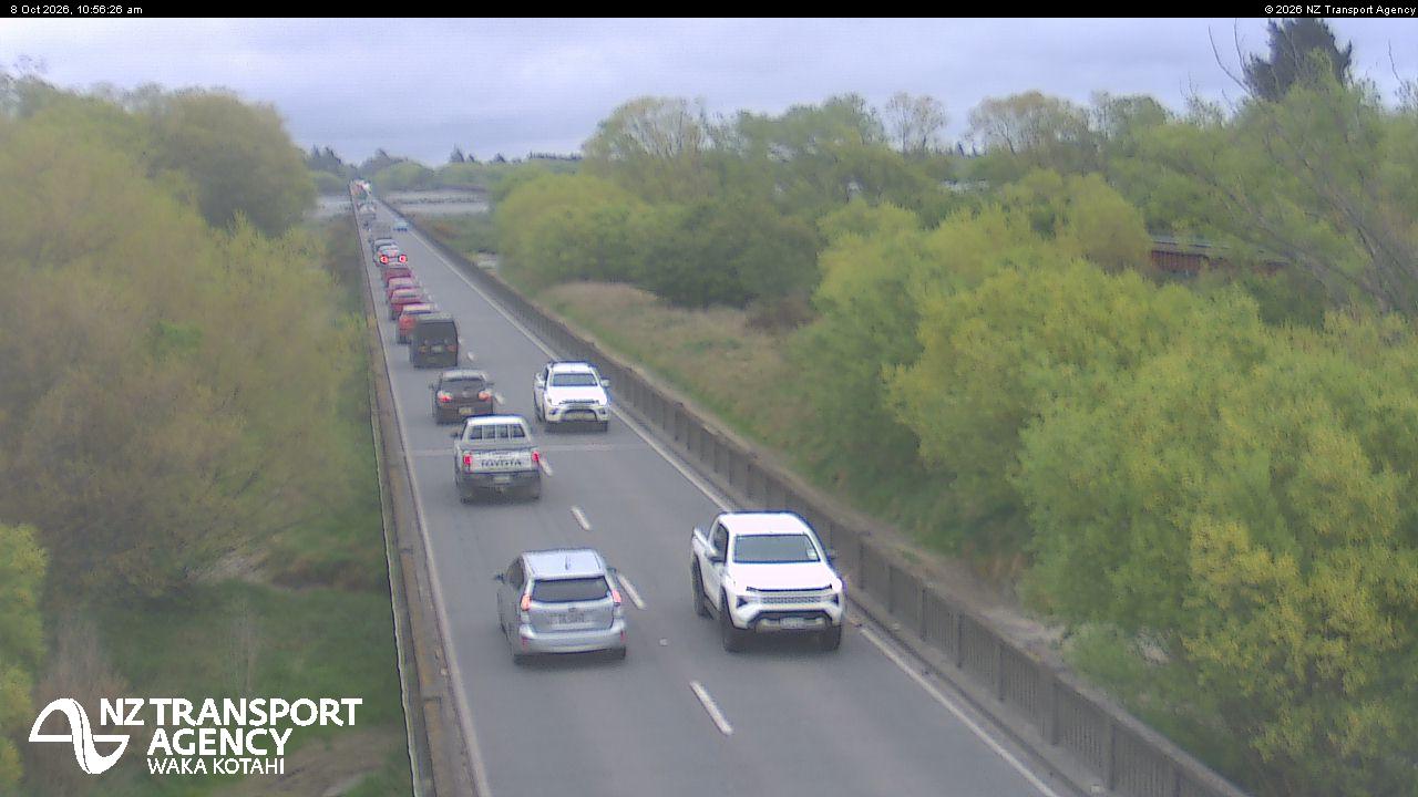The road at SH1 Rakaia Bridge North, live