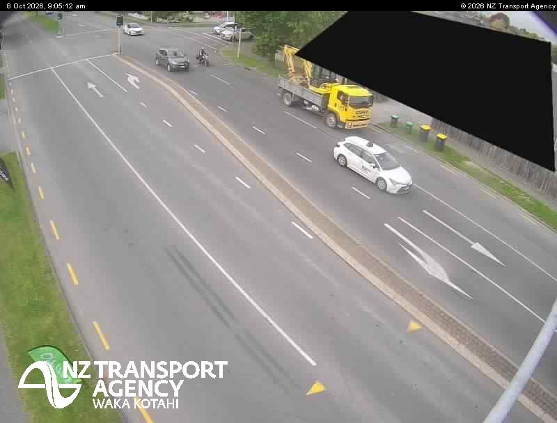 The road at SH73 Avonhead Rd, live