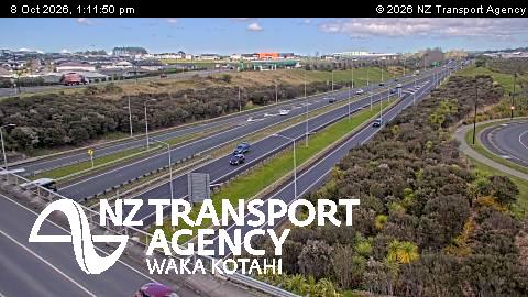 The road at SH1 Millwater, live