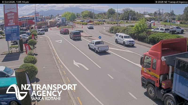 The road at SH1 Blenheim North, live