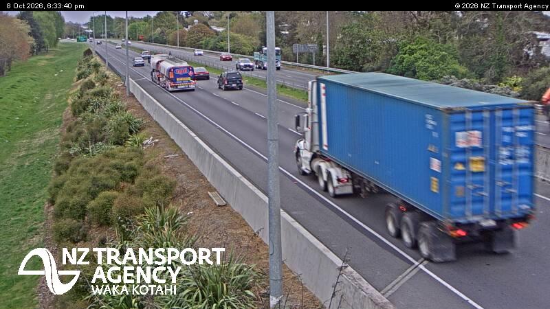 The road at SH76 Wrights Rd West, live