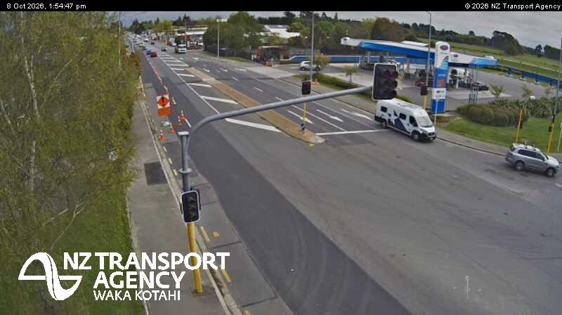 The road at SH1 Pound Rd South, live