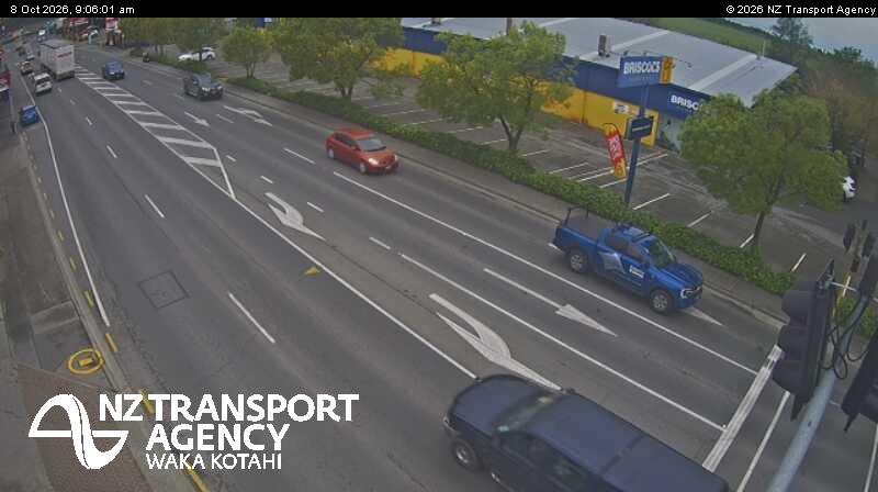The road at SH1 Ashbury South, live