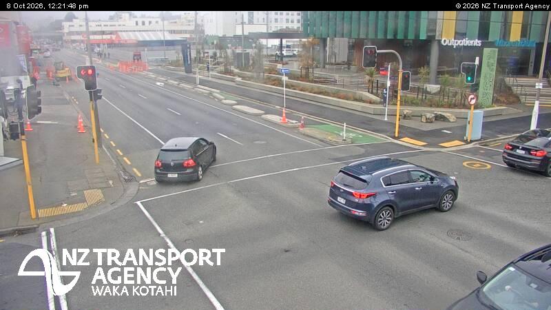 The road at SH1 St Andrew St, live