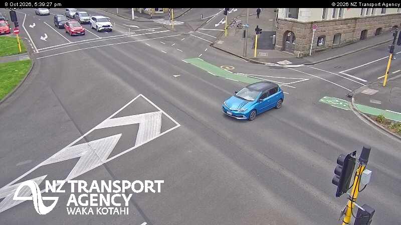 The road at SH1 Burlington St, live