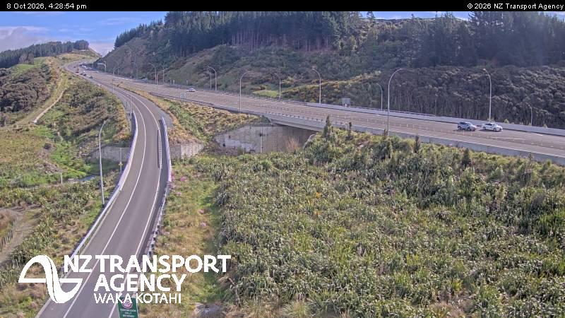The road at SH1 Pauatahanui South, live