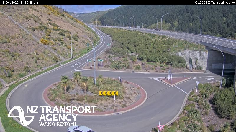 The road at SH1 Waitangirua South, live
