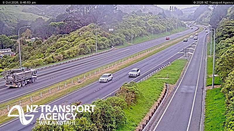 The road at SH1 Churton Park North, live