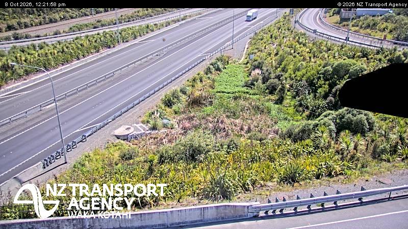 The road at SH1 County Rd, live