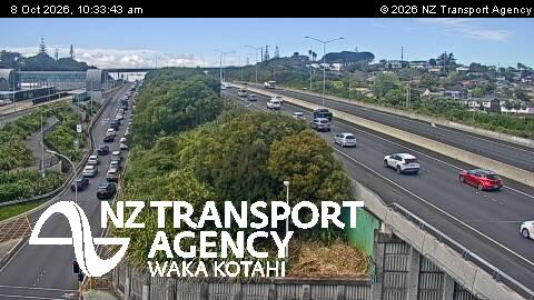 The road at SH1 Constellation Dr, live