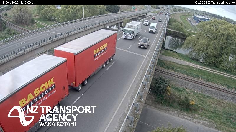 The road at SH1 CNM at Kaiapoi Bridge, live