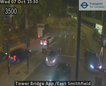 The road at Tower Bridge App./East Smithfield, live