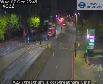 The road at A23 Streatham H Rd/Streatham Cmn, live