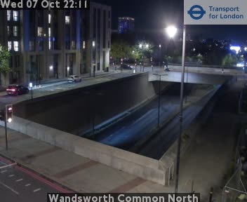 The road at Wandsworth Common North, live