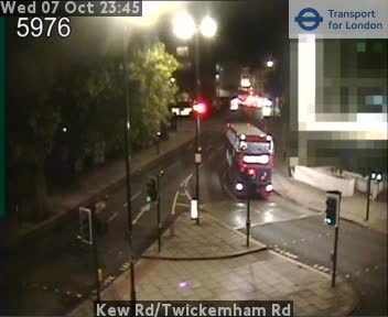 The road at Kew Rd/Twickemham Rd, live