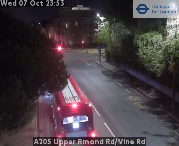 The road at A205 Upper Rmond Rd/Vine Rd, live