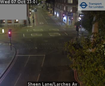 The road at Sheen Lane/Larches Av, live