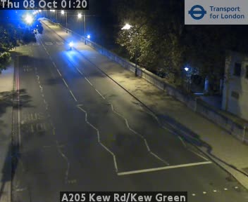 The road at A205 Kew Rd/Kew Green, live