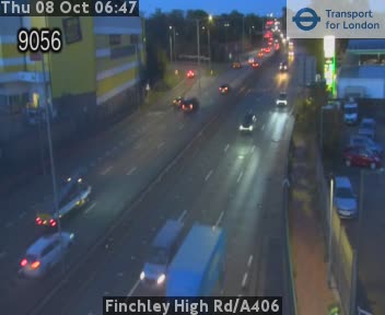 The road at Finchley High Rd/A406, live