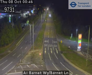 The road at A1 Barnet Wy/Barnet Ln, live