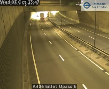 The road at A406 Billet Upass E, live
